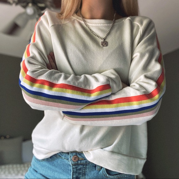 Time and Tru Tops - 3/$20 ✨ Retro cream striped crewneck sweatshirt
